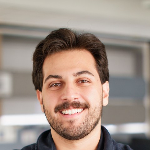 Arshia Kahani, AI Flow Engineer and Trainer